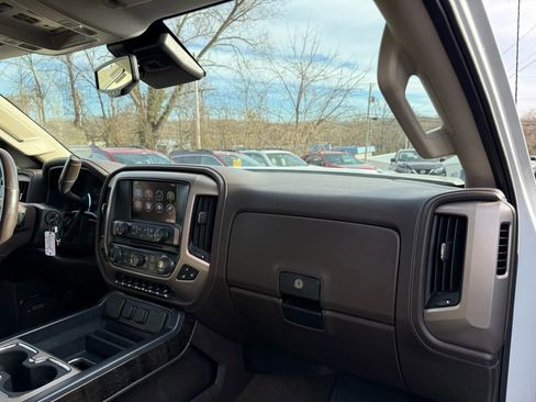 Used 2016 GMC Sierra 3500 Denali w/ Duramax Plus Package image 15