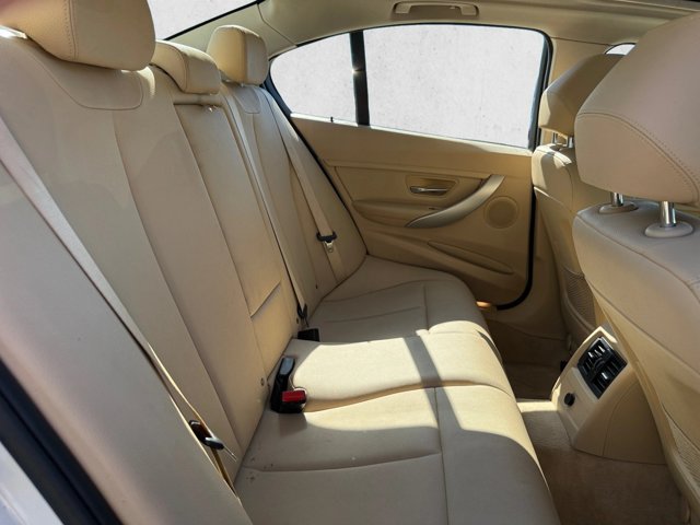 Used 2014 BMW 320i Sedan RWD image 19