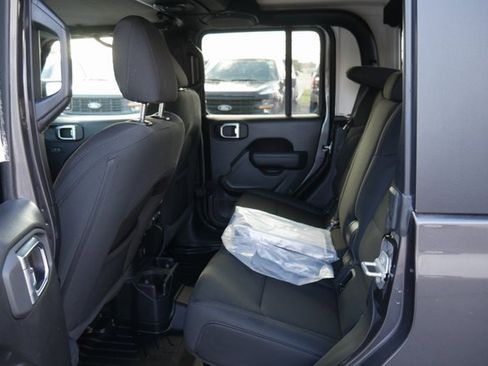 Used 2022 Jeep Gladiator Sport image 24