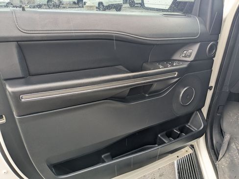 Used 2021 Ford Expedition XLT AWD/4WD image 14