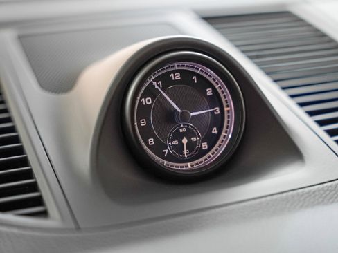 Certified 2025 Porsche Macan S image 25