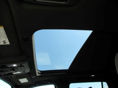 Certified 2024 Chevrolet Tahoe High Country w/ Advanced Technology Package image 14