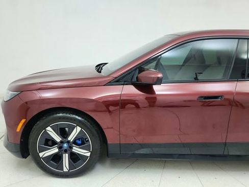 Used 2023 BMW iX xDrive50 w/ Premium Package image 4