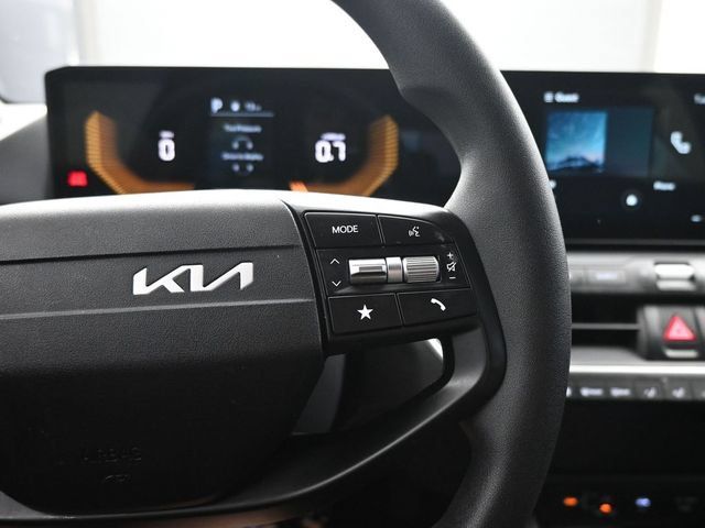 Used 2025 Kia K4 FWD image 15