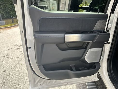 Used 2025 Ford F250 Platinum image 39