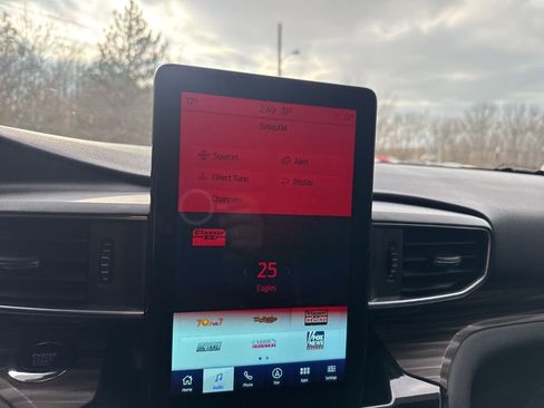 Used 2022 Ford Explorer Limited w/ Limited Technology Package image 26