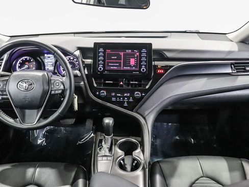 Used 2022 Toyota Camry SE w/ Carpet Mat Package (TMS) FWD image 12