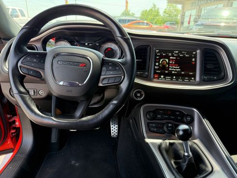 Used 2022 Dodge Challenger R/T Scat Pack RWD image 10