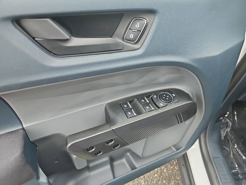 New 2025 Ford Maverick XL image 34