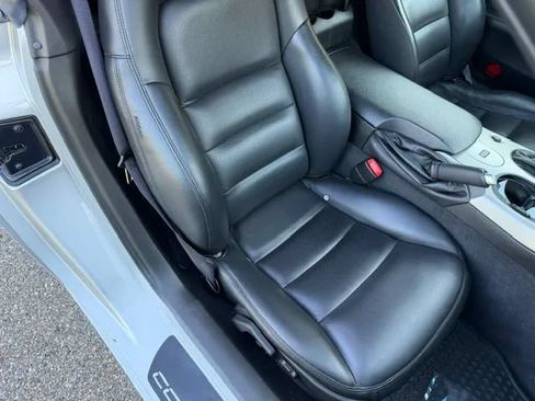 Used 2005 Chevrolet Corvette Coupe w/ Preferred Equipment Group RWD image 36
