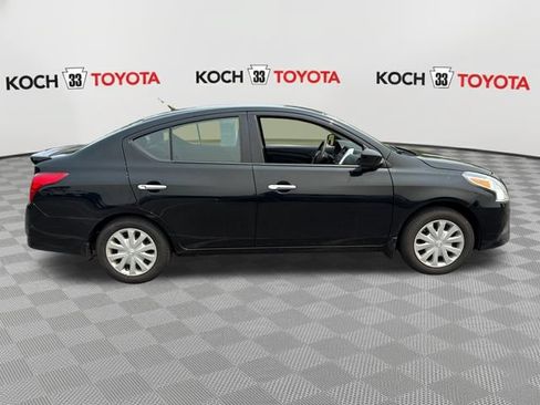 Used 2015 Nissan Versa SV FWD image 9