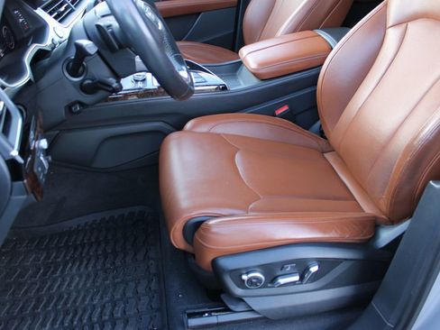 Used 2019 Audi Q7 3.0T Prestige image 21