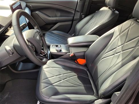 Certified 2022 Ford Mustang Mach-E Select image 18
