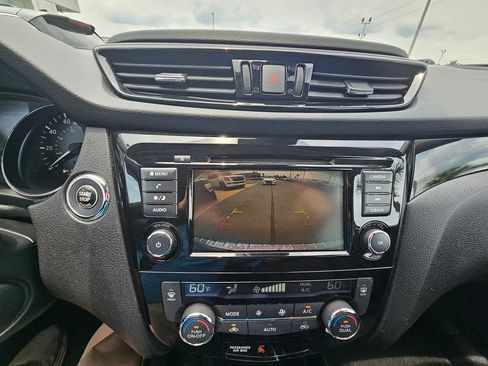 Used 2021 Nissan Rogue Sport SV AWD/4WD image 22
