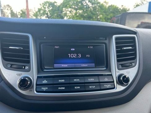 Used 2017 Hyundai Tucson SE AWD/4WD image 26