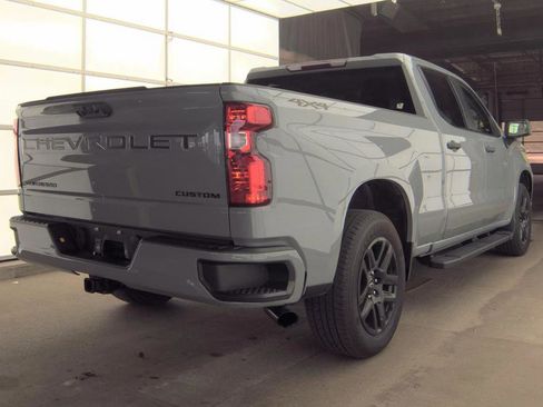 Used 2024 Chevrolet Silverado 1500 Custom w/ Dark Appearance Package AWD/4WD image 4