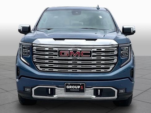 Used 2024 GMC Sierra 1500 Denali w/ Technology Package AWD/4WD image 4