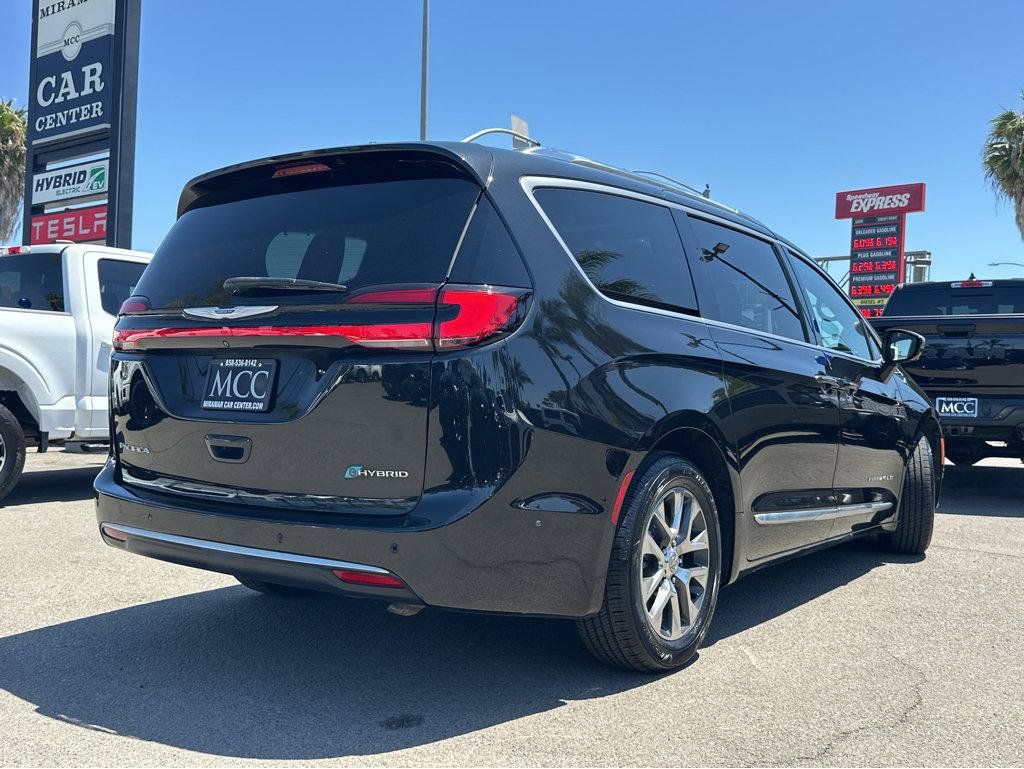 Used 2023 Chrysler Pacifica Pinnacle FWD image 13