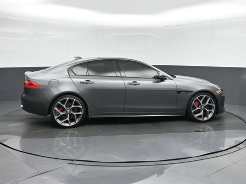 Used 2019 Jaguar XE S image 8
