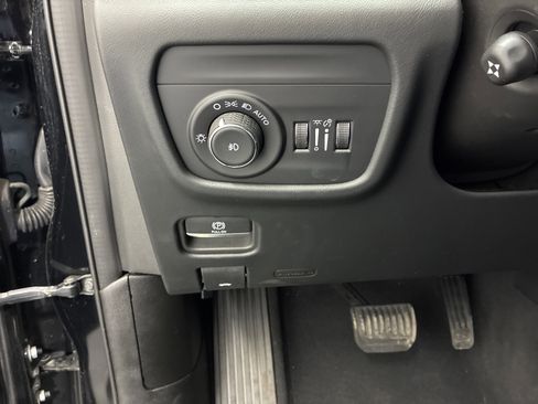 Certified 2024 Jeep Grand Cherokee Summit AWD/4WD image 19