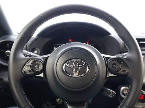 Used 2023 Toyota GR86 Premium image 14