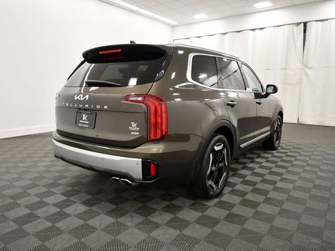 Certified 2024 Kia Telluride S w/ S Sunroof Package AWD/4WD image 8