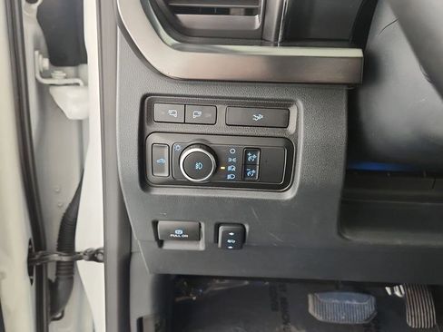 Used 2024 Ford F250 Lariat w/ Black Appearance Package image 27