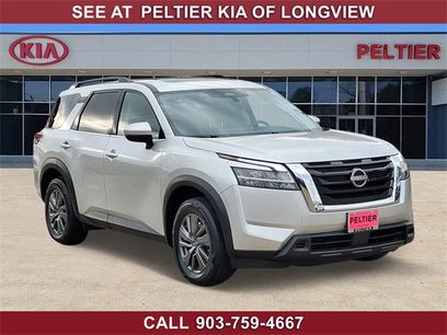 Used 2022 Nissan Pathfinder SV w/ SV Premium Package