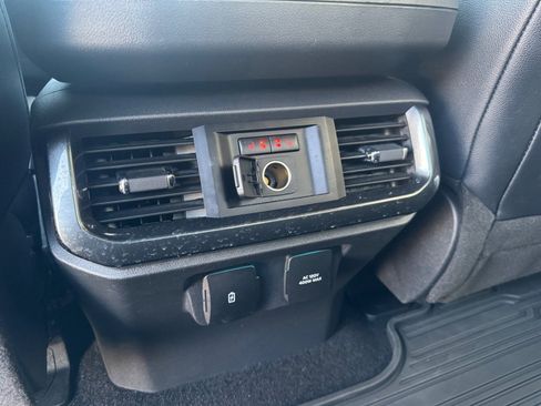 Certified 2022 Ford F150 Lariat w/ Equipment Group 502A High image 18