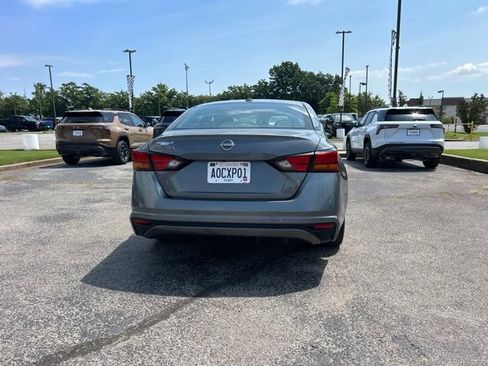 Used 2025 Nissan Altima 2.5 SV FWD image 4