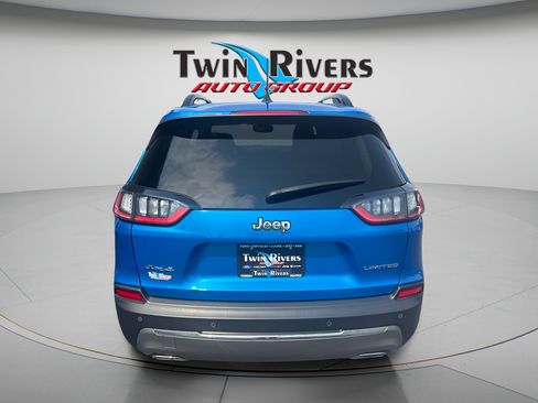 Used 2022 Jeep Cherokee Limited w/ Elite Package AWD/4WD image 3