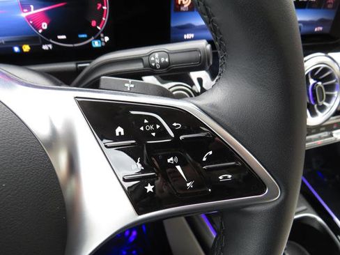 Used 2025 Mercedes-Benz GLA 250 4MATIC image 10