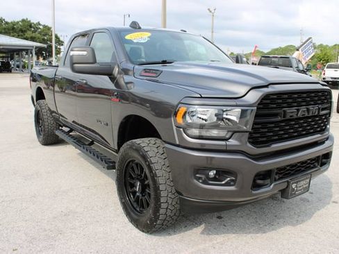 Used 2024 RAM 2500 Big Horn w/ Night Edition AWD/4WD image 15