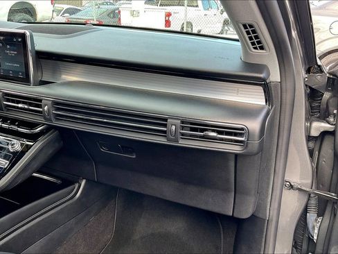 Used 2022 Lincoln Corsair AWD w/ Premium Package image 13