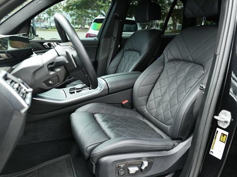 Used 2025 BMW X5 sDrive40i w/ Climate Comfort Package RWD image 22