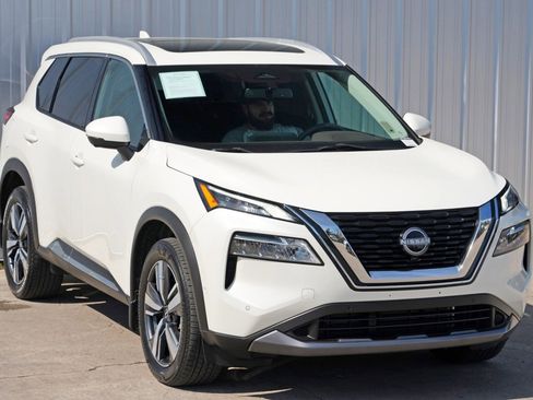 Used 2023 Nissan Rogue SL w/ SL Premium Package image 51