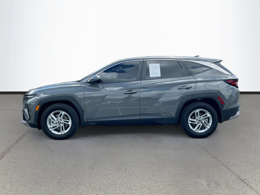 Used 2025 Hyundai Tucson SE FWD image 4