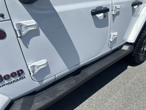 Used 2022 Jeep Wrangler Unlimited Rubicon w/ LED Lighting Group image 15