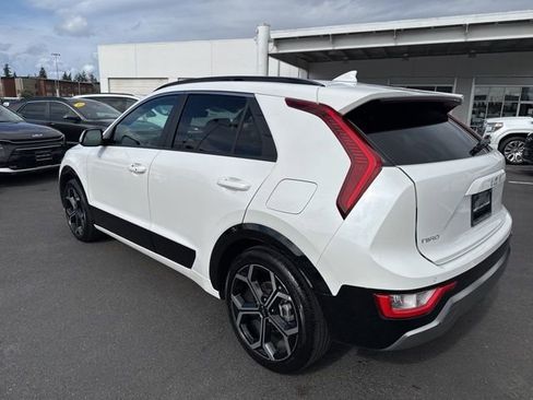 Certified 2023 Kia Niro EX Touring image 8