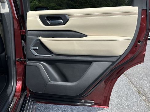 Certified 2025 Nissan Armada Platinum Reserve AWD/4WD image 18