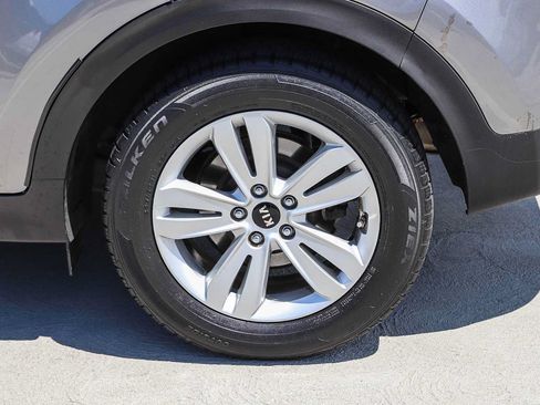 Used 2018 Kia Sportage LX FWD image 12