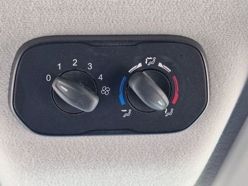 Used 2016 Ford Transit 350 XLT RWD image 22