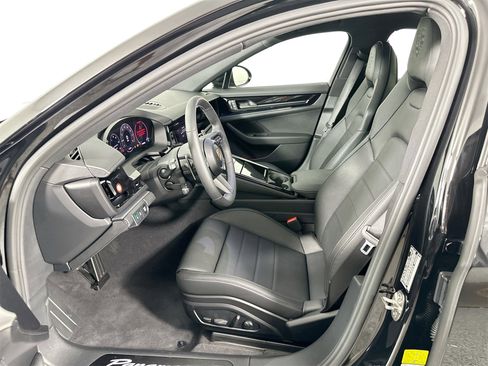 Certified 2025 Porsche Panamera 4 image 5