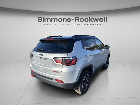 Used 2025 Jeep Compass Trailhawk AWD/4WD image 7