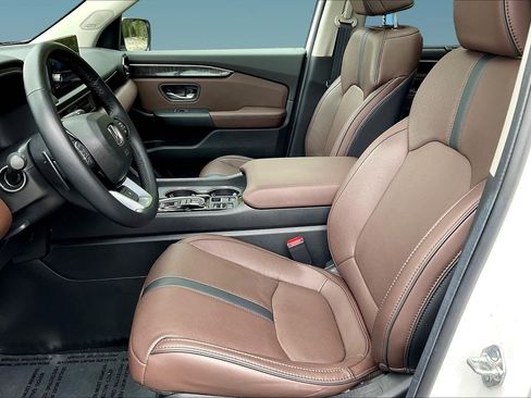 Used 2025 Honda Pilot Elite image 21