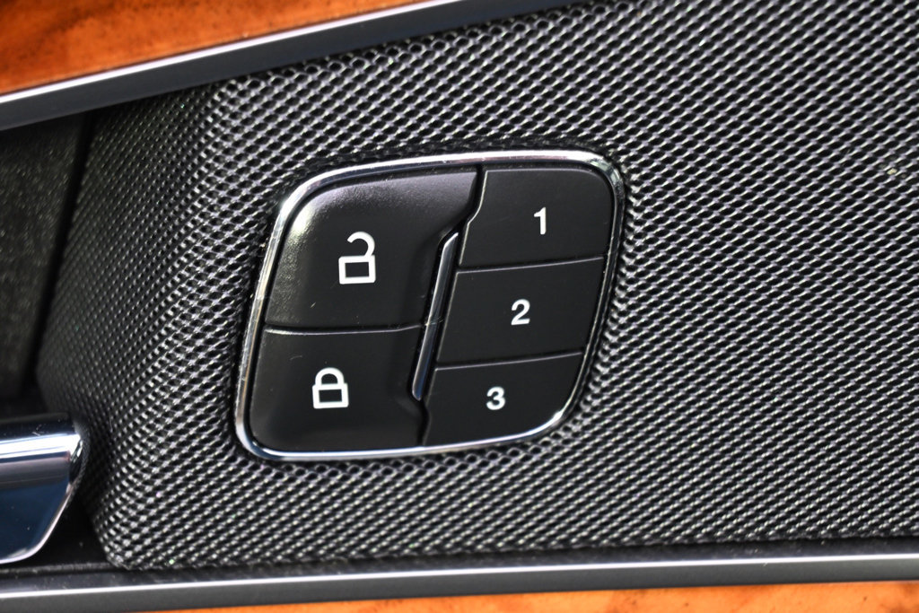 Used 2019 Lincoln Nautilus Reserve AWD/4WD image 24