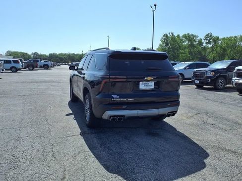 Used 2025 Chevrolet Traverse LT AWD/4WD image 32