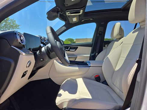 New 2025 Mercedes-Benz GLC 300 4MATIC image 16