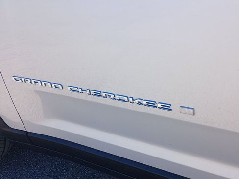 Used 2023 Jeep Grand Cherokee 4WD 4xe image 30