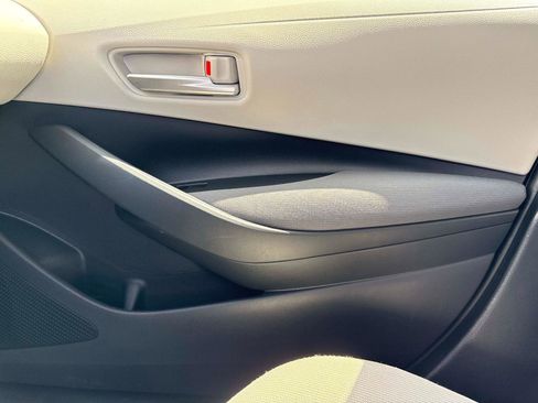 Used 2020 Toyota Corolla LE image 20